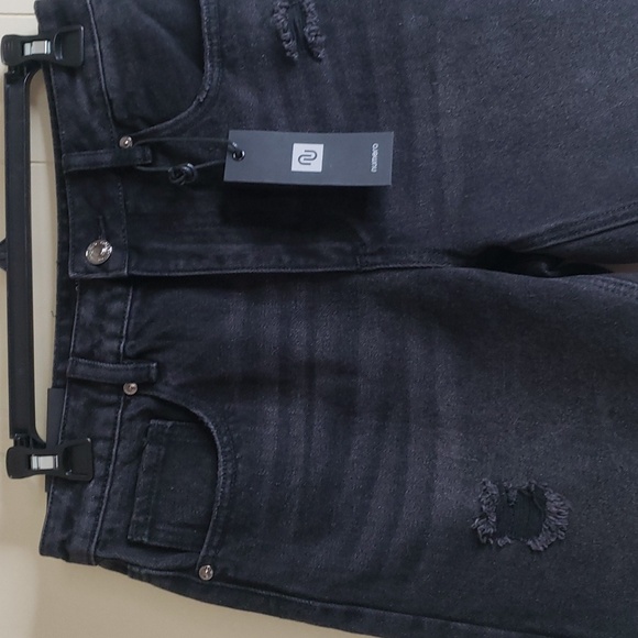 Numero  Tulum high rise relaxed mid thigh short black 27w - Picture 2 of 6